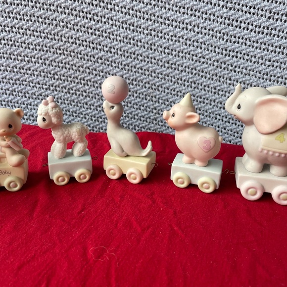 Precious Moments Birthday Train Set - Picture 6 of 8